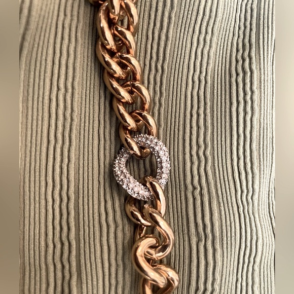 Chain link bracelet yellow gold tone with pave link toggle clasp Michael Kors - Picture 2 of 7